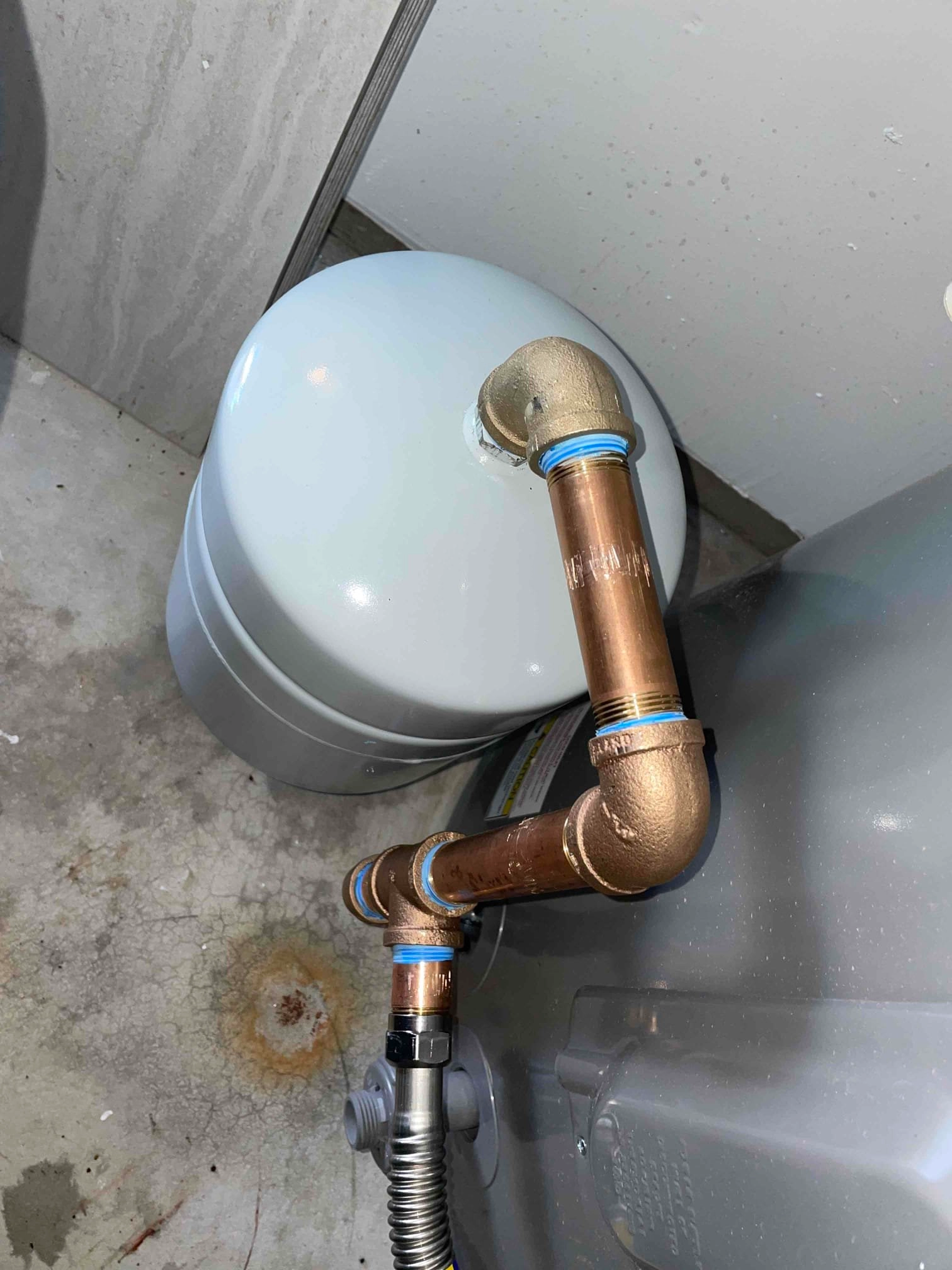 Water Heater Repair - Cornel's - 14271 NW Science Park Dr - (503) 558-2045 - 45.52956944444444, -122.82707222222222