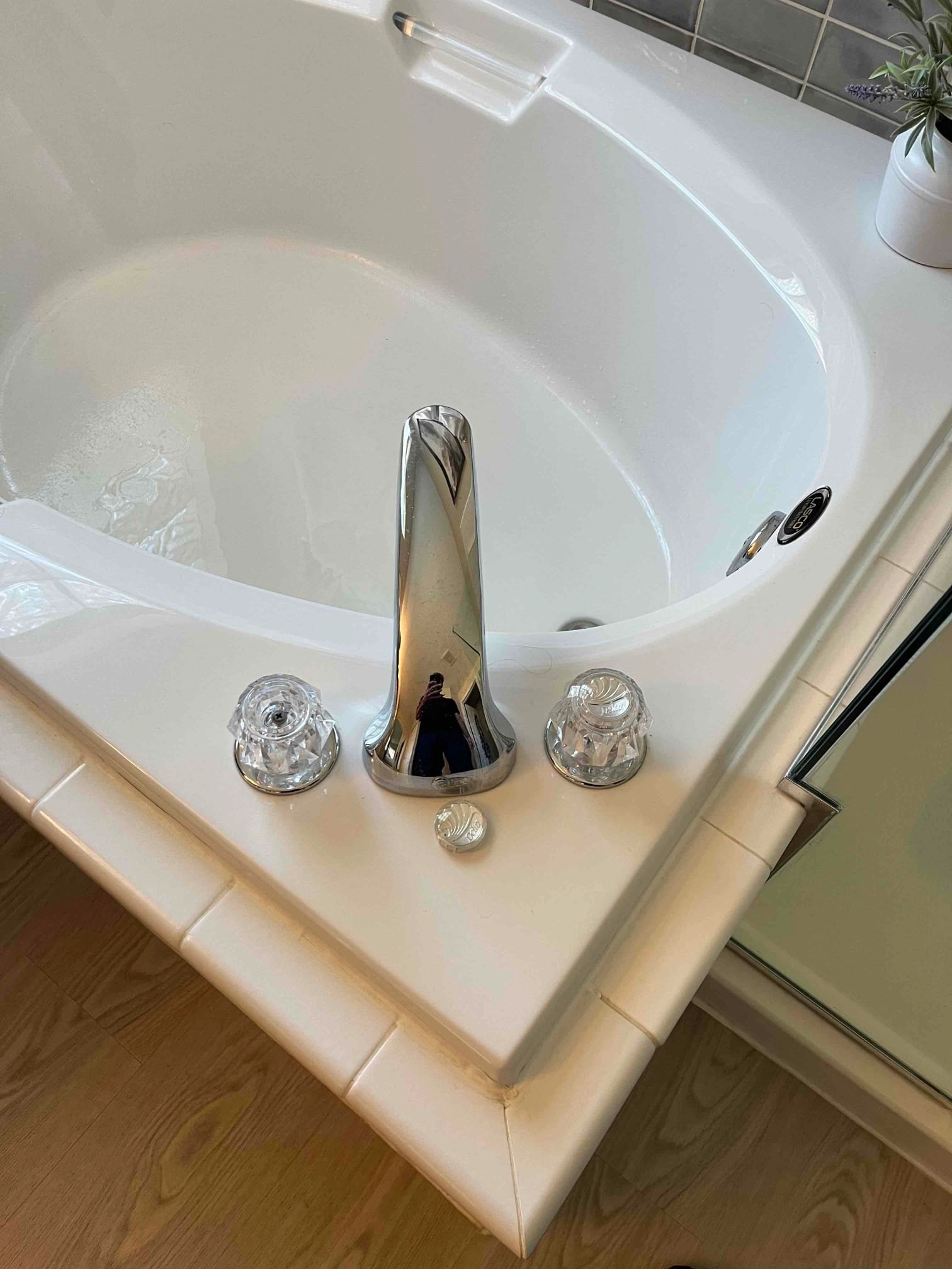 Tub Faucet Repair - Cornels - 14271 NW Science Park Dr - (503) 558-2045 - 45.4366952, -122.8191942