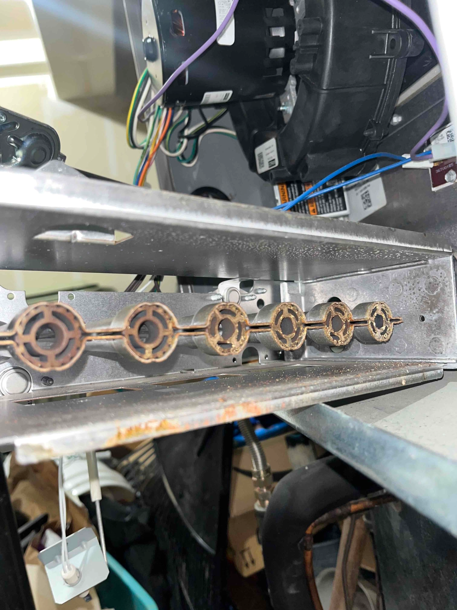 Furnace repair - Cornels - 14271 NW Science Park Dr - (503) 558-2045 - 45°31'46.45N, 122°49'37.46W